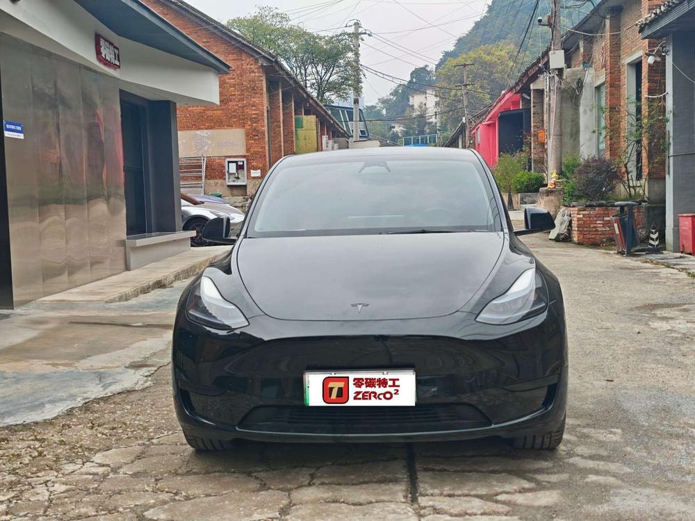 Tesla Model Y 2022 — фото автомобиля