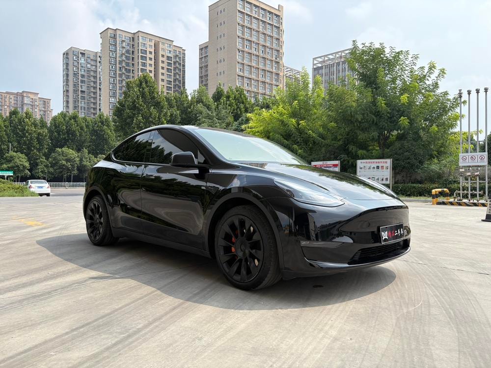 Tesla Model Y 2021 — фото автомобиля