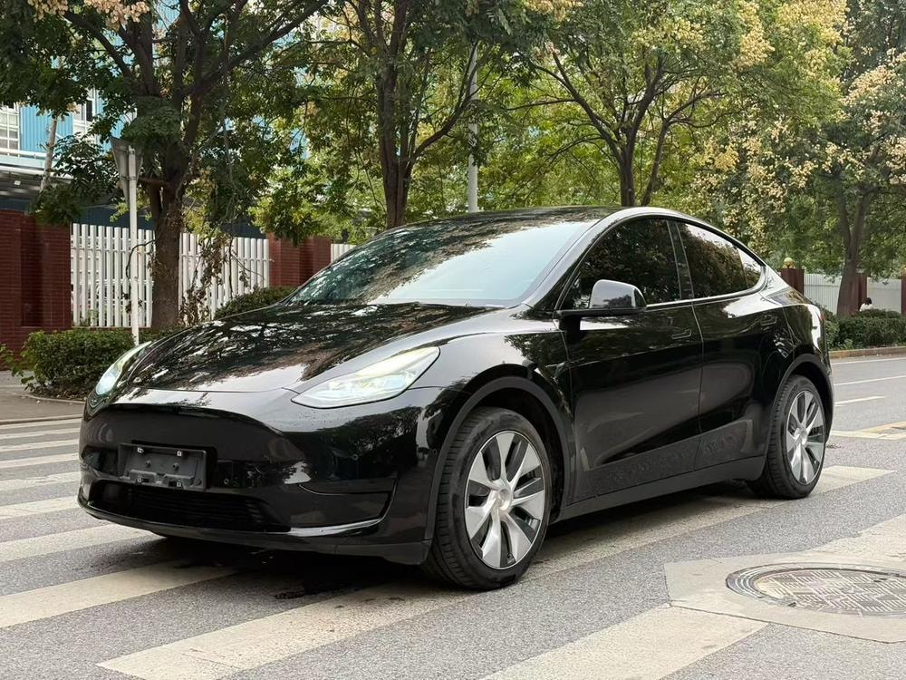 Tesla Model Y 2022 — фото автомобиля