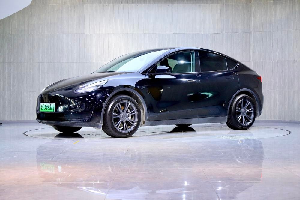 Tesla Model Y 2022 — фото автомобиля