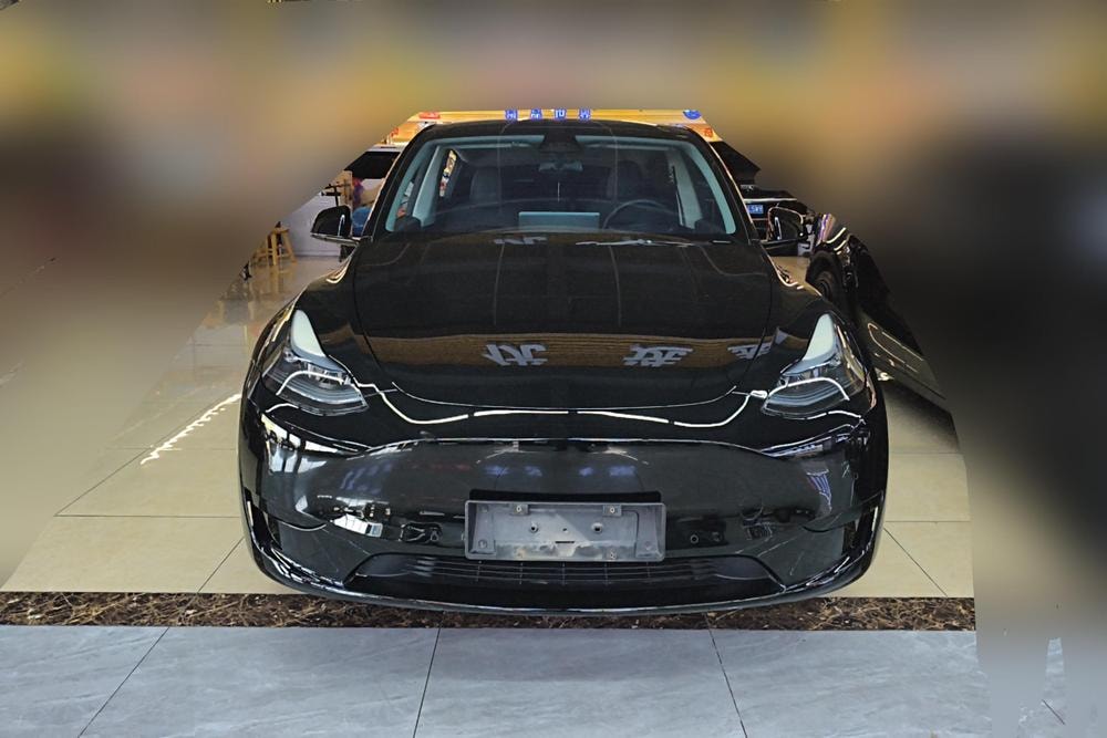 Tesla Model Y 2022 — фото автомобиля