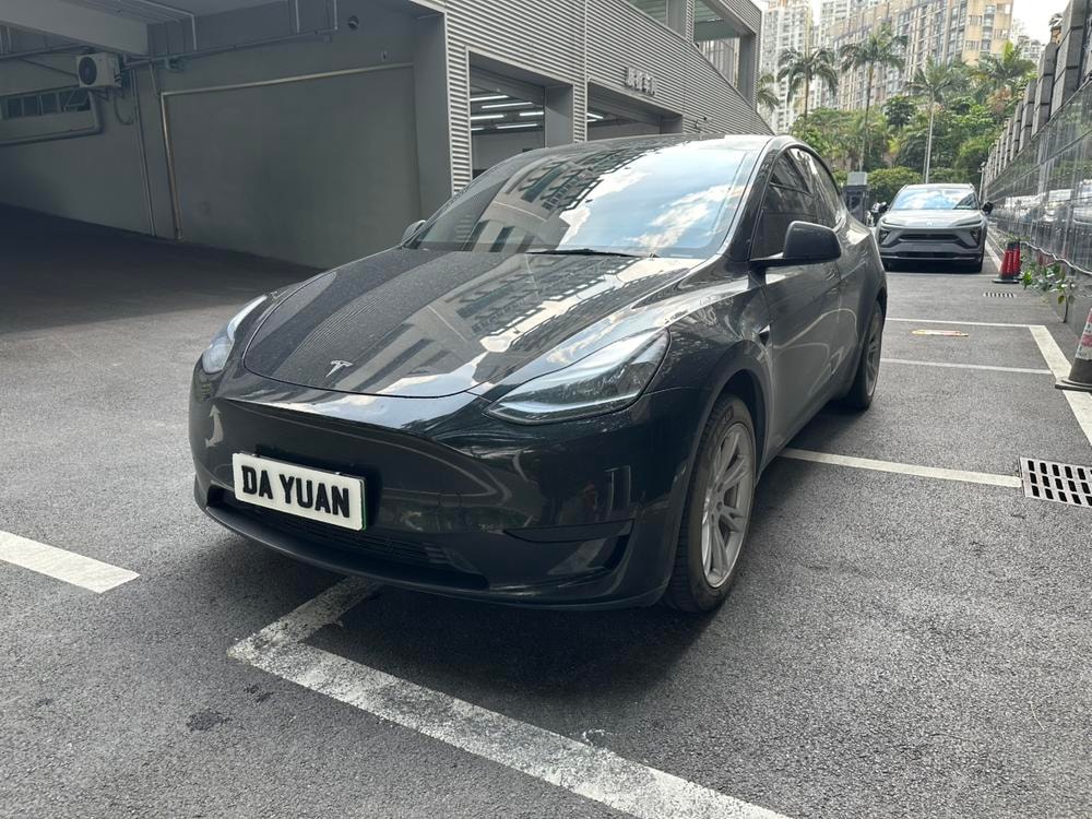 Tesla Model Y 2022 — фото автомобиля