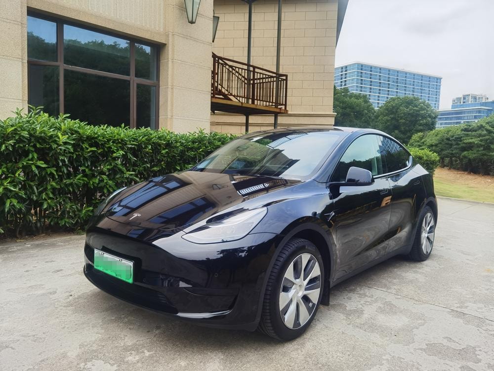 Tesla Model Y 2022 — фото автомобиля