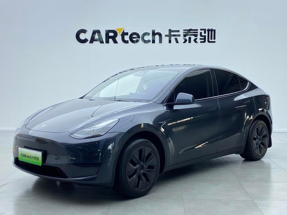 Tesla Model Y 2024 — фото автомобиля