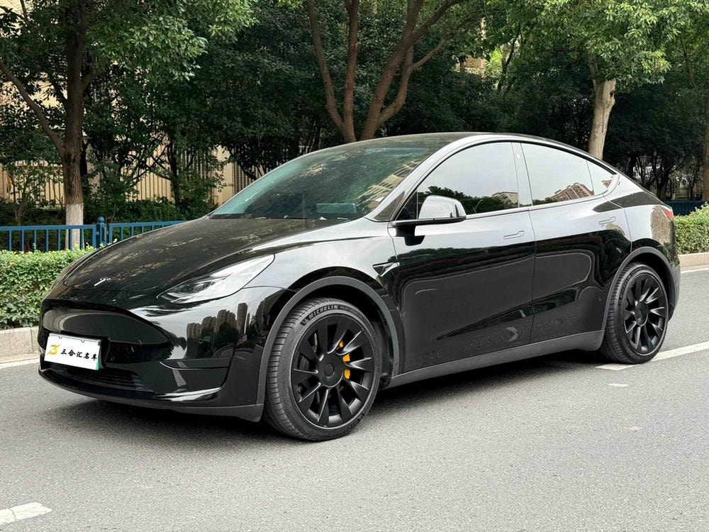 Tesla Model Y 2022 — фото автомобиля