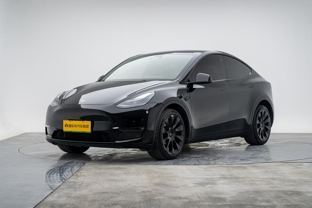 Tesla Model Y 2021 — фото автомобиля
