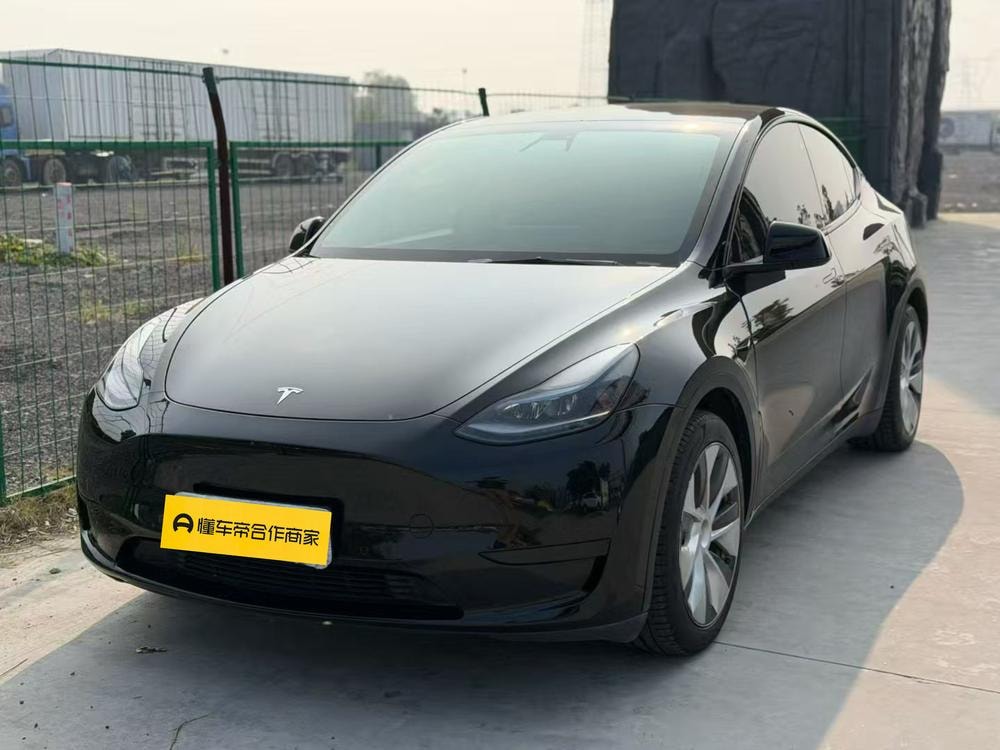 Tesla Model Y 2022 — фото автомобиля
