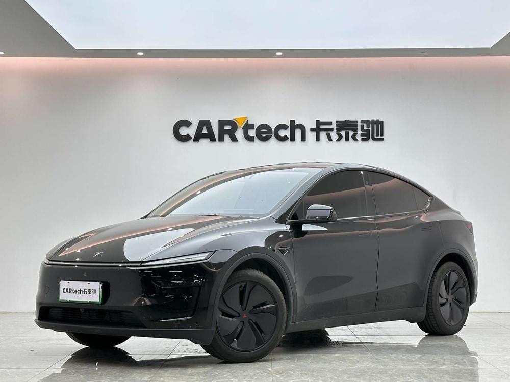 Tesla Model Y 2025 — фото автомобиля