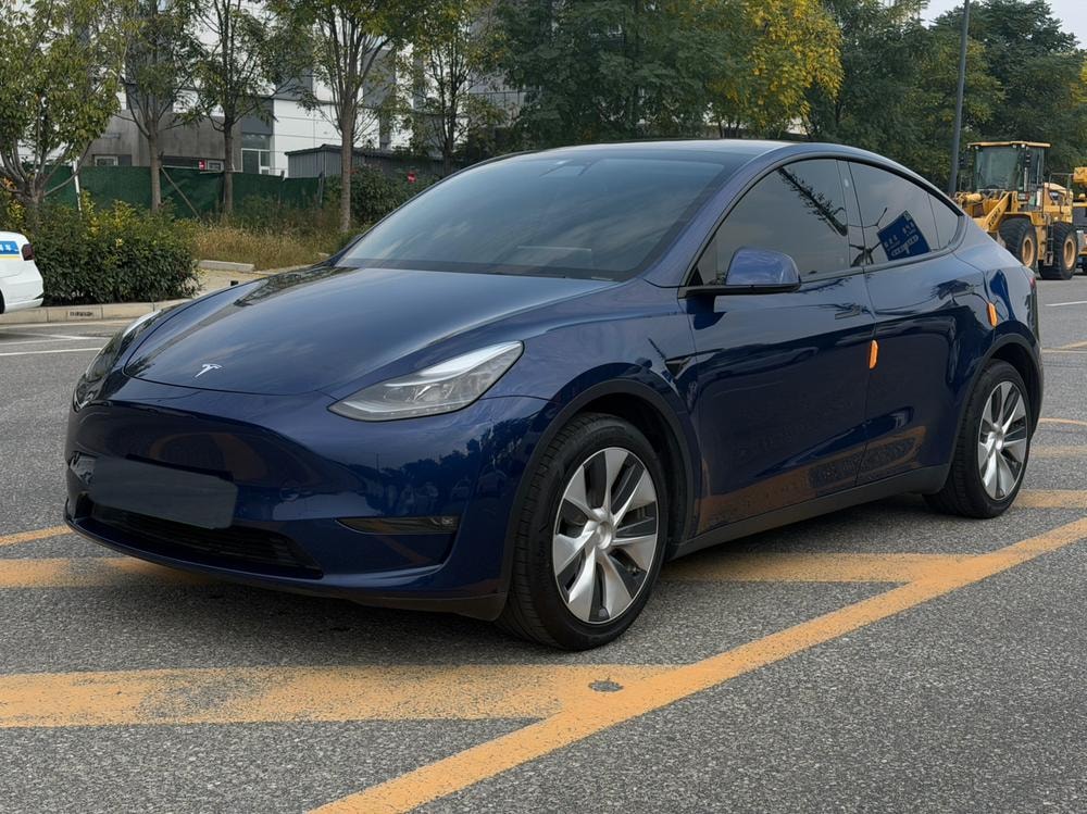 Tesla Model Y 2021 — фото автомобиля