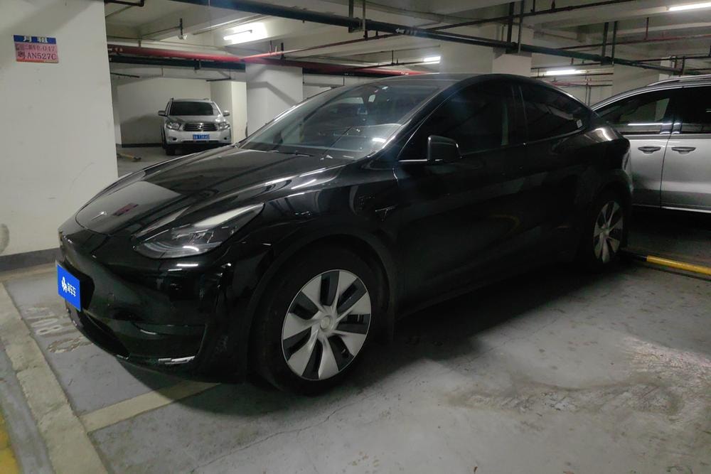 Tesla Model Y 2022 — фото автомобиля