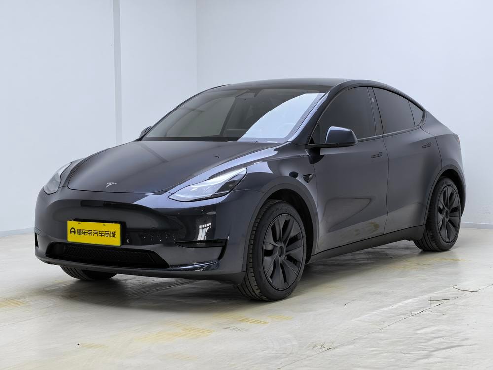 Tesla Model Y 2024 — фото автомобиля