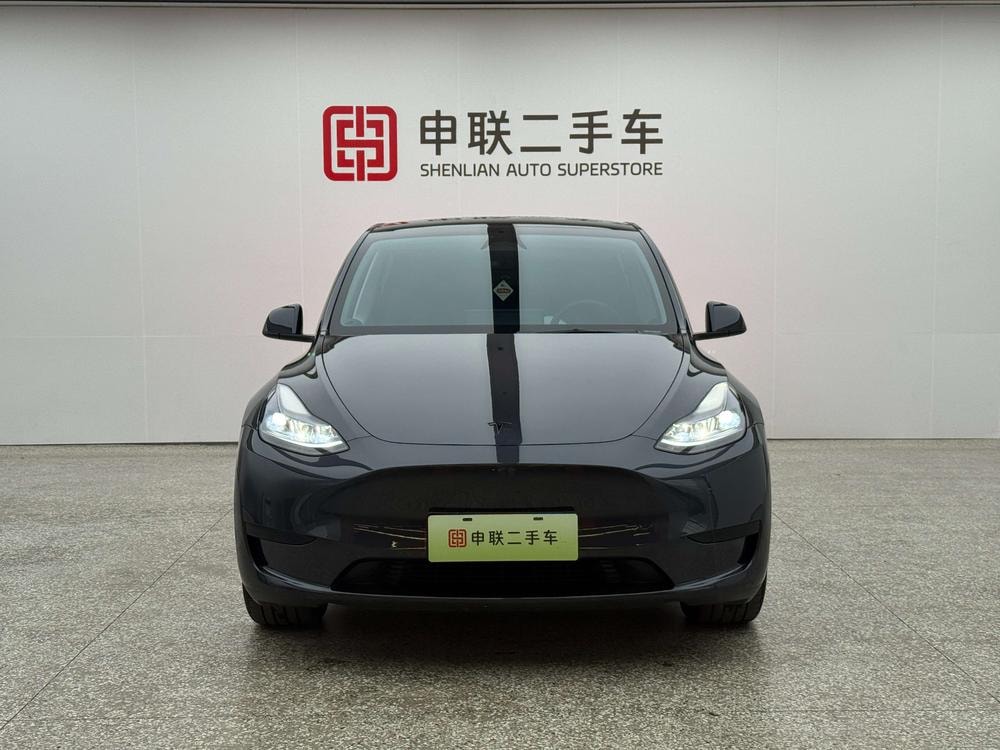 Tesla Model Y 2024 — фото автомобиля