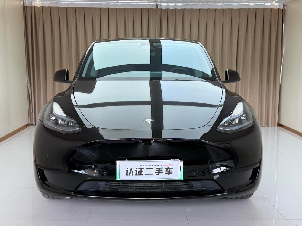 Tesla Model Y 2023 — фото автомобиля