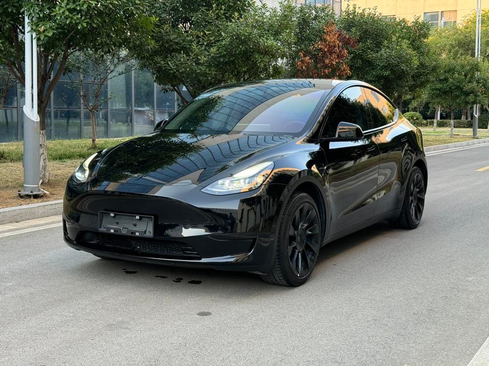 Tesla Model Y 2022 — фото автомобиля