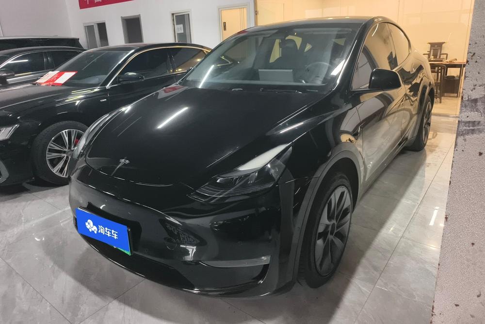 Tesla Model Y 2023 — фото автомобиля