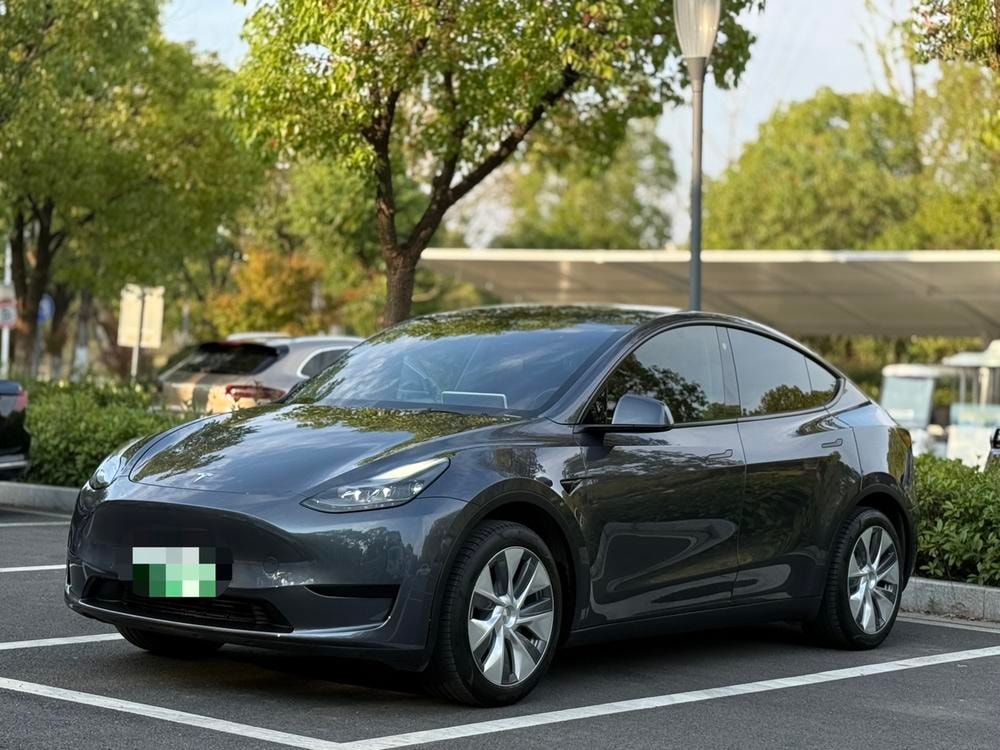 Tesla Model Y 2022 — фото автомобиля