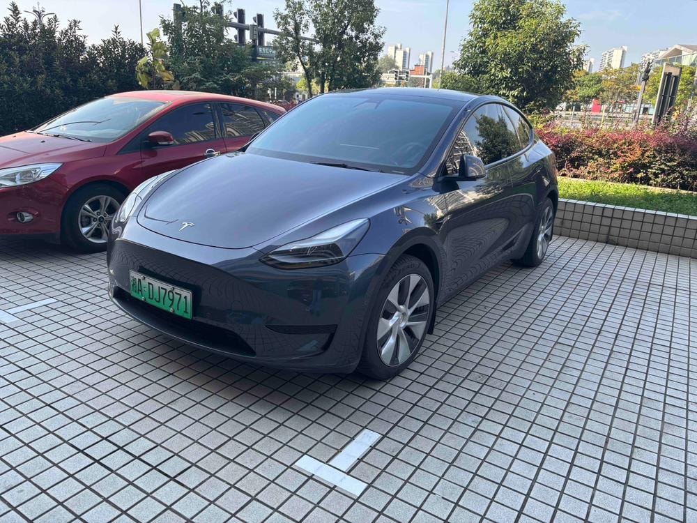 Tesla Model Y 2022 — фото автомобиля