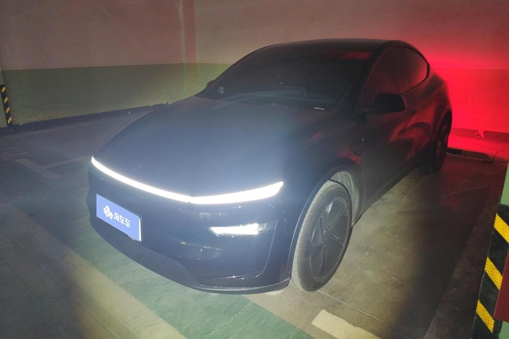 Tesla Model Y 2026 — фото автомобиля