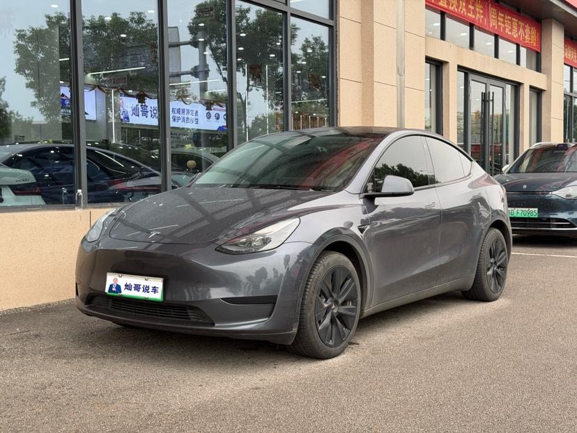 Tesla Model Y 2022 — фото автомобиля
