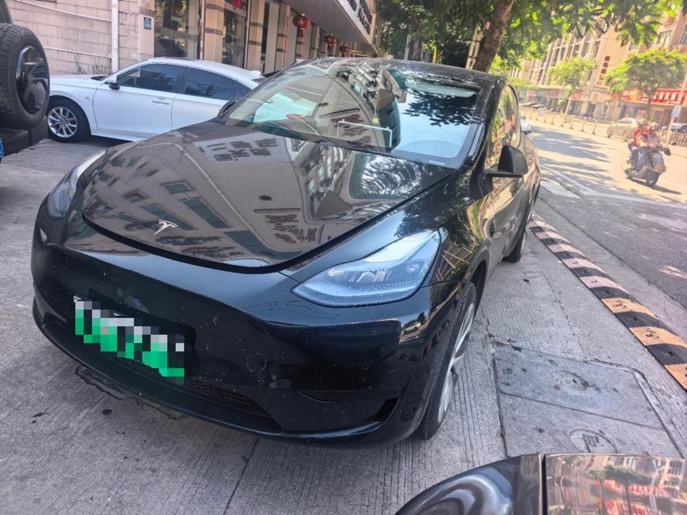 Tesla Model Y 2022 — фото автомобиля