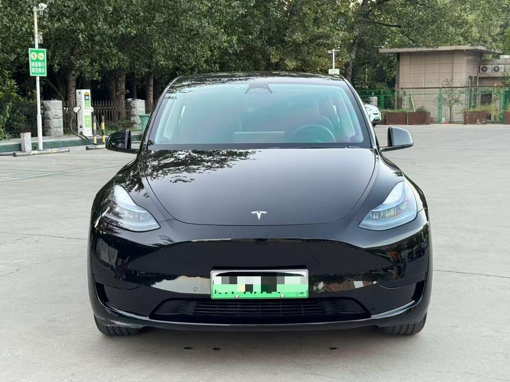 Tesla Model Y 2022 — фото автомобиля