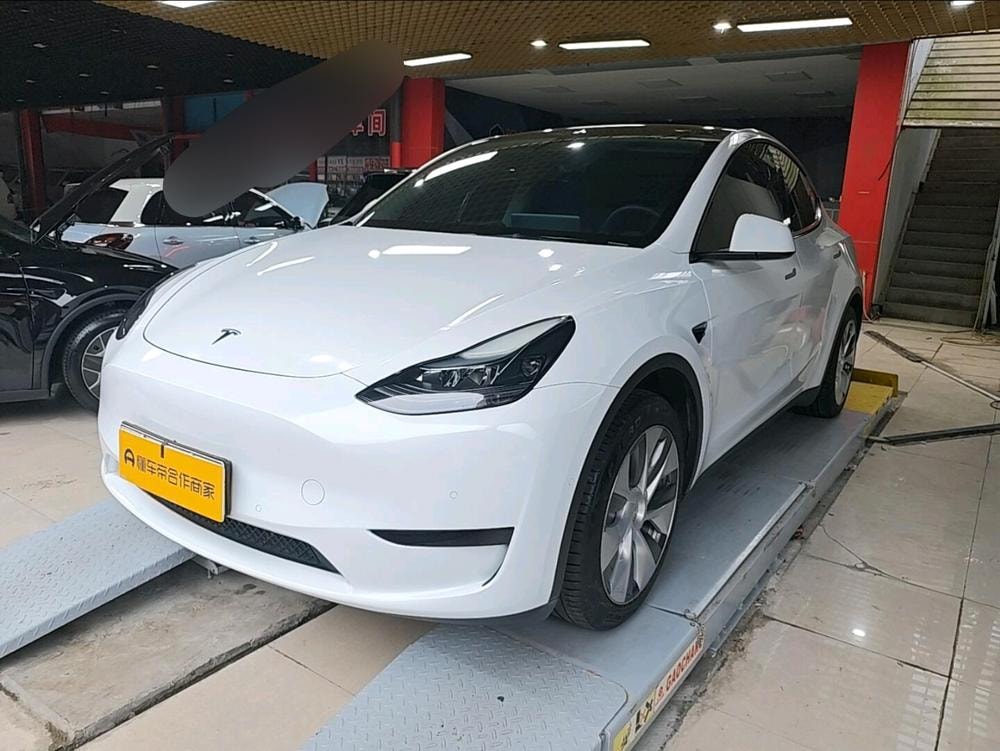 Tesla Model Y 2022 — фото автомобиля