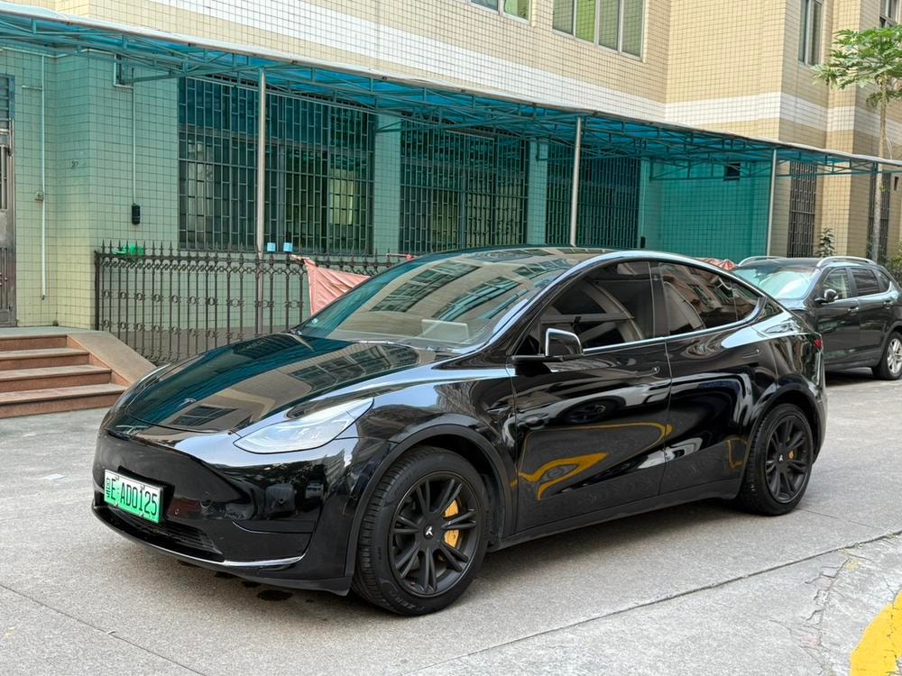 Tesla Model Y 2022 — фото автомобиля 1