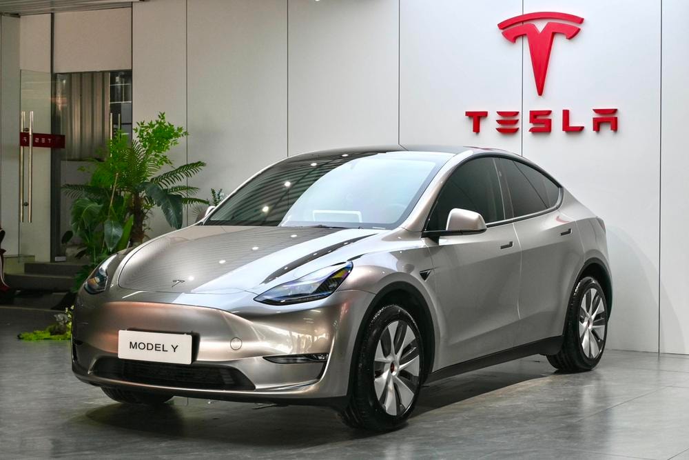 Tesla Model Y 2024 — фото автомобиля