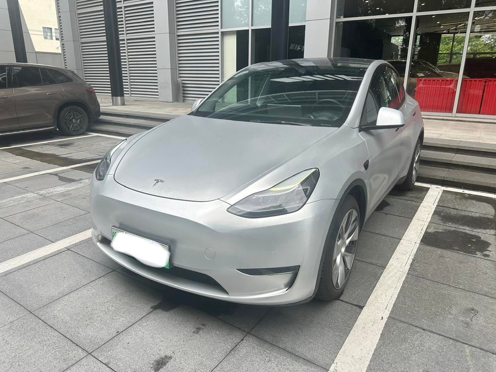 Tesla Model Y 2021 — фото автомобиля