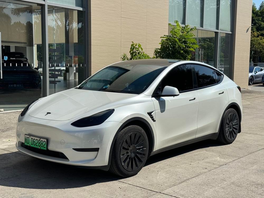 Tesla Model Y 2022 — фото автомобиля