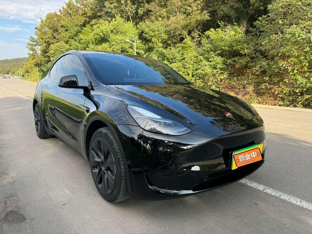 Tesla Model Y 2022 — фото автомобиля