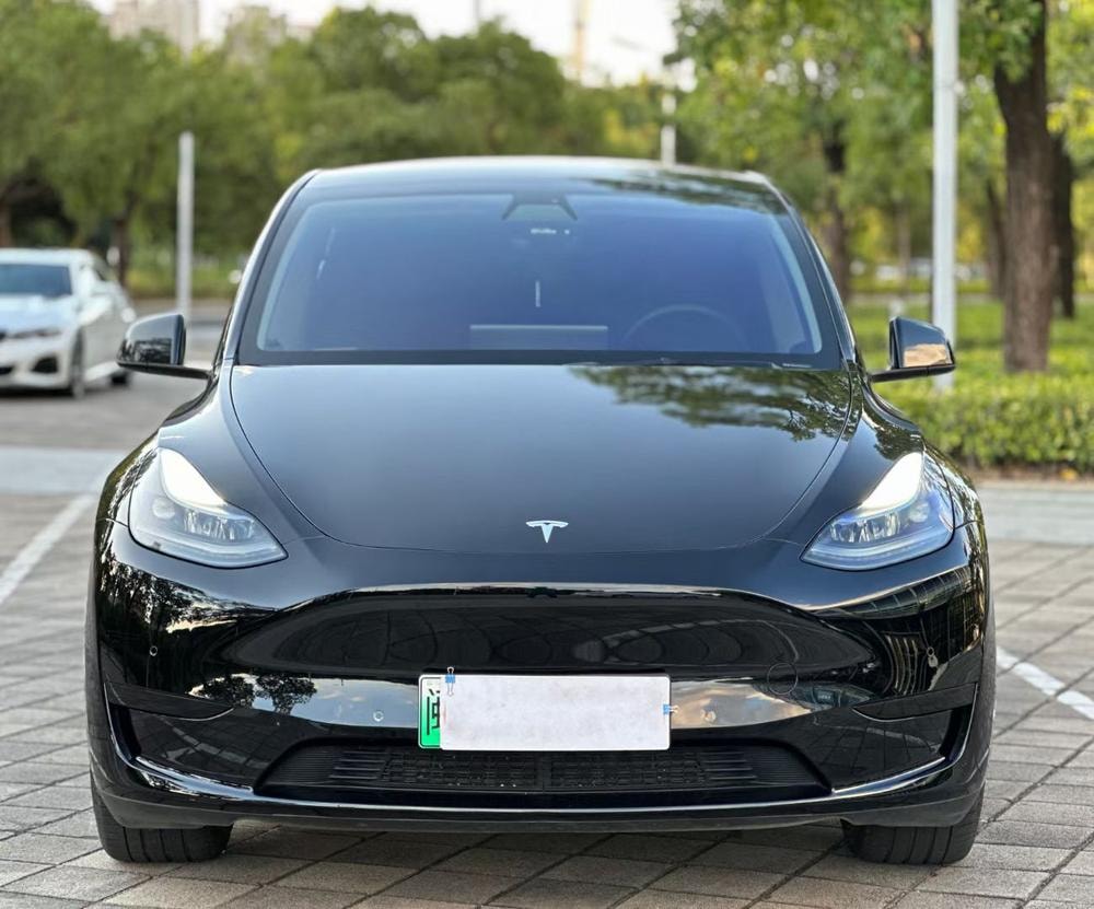 Tesla Model Y 2021 — фото автомобиля