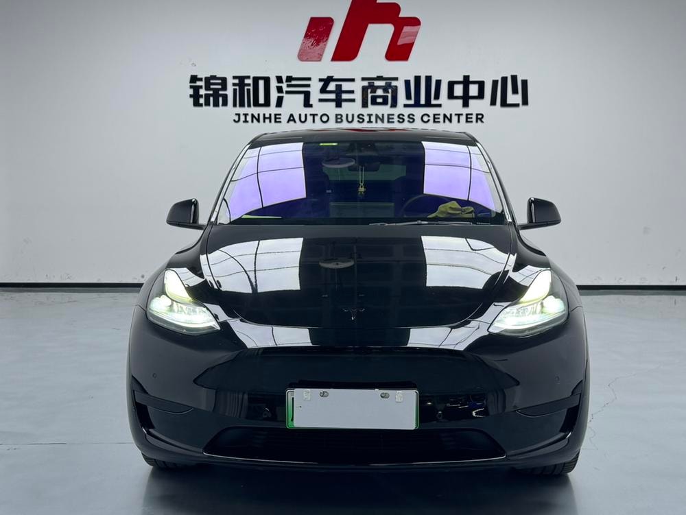 Tesla Model Y 2023 — фото автомобиля