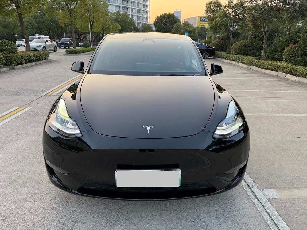 Tesla Model Y 2021 — фото автомобиля