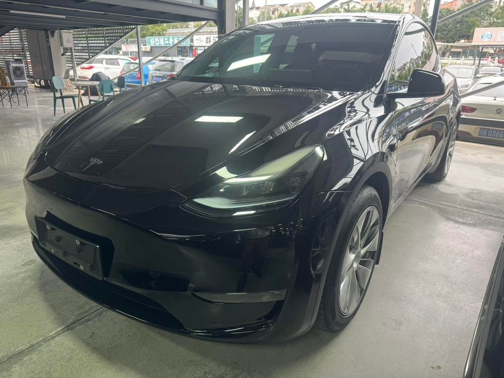 Tesla Model Y 2022 — фото автомобиля