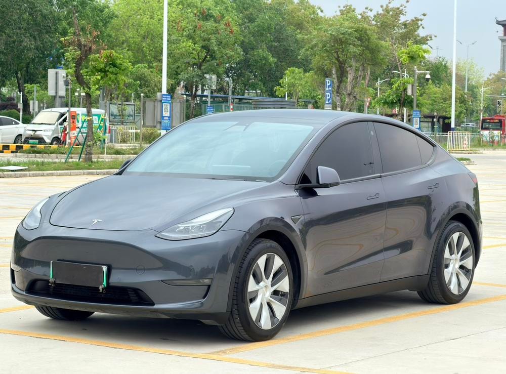 Tesla Model Y 2021 — фото автомобиля