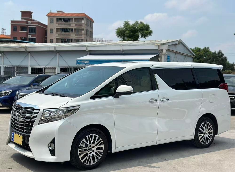 Toyota Alphard 2015 — фото автомобиля 1