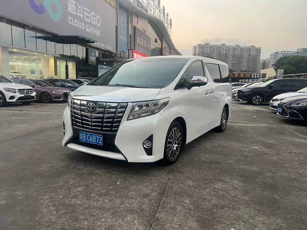 Toyota Alphard 2018 — фото автомобиля