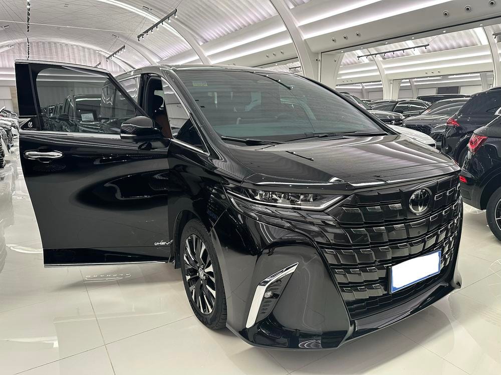 Toyota Alphard 2024 — фото автомобиля 1