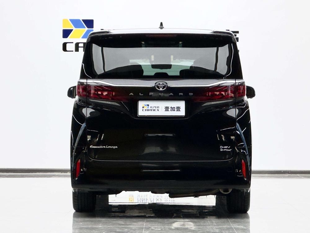 Toyota Alphard 2024 — фото автомобиля
