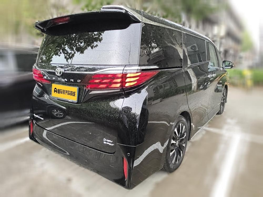 Toyota Alphard 2023 — фото автомобиля