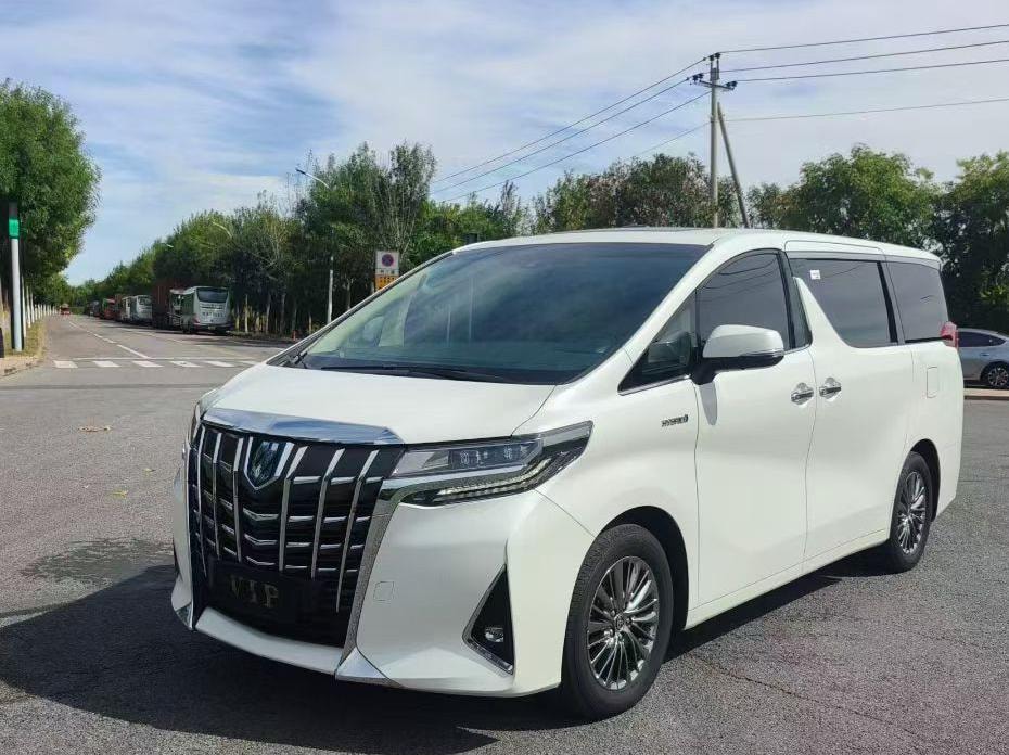 Toyota Alphard 2021 — фото автомобиля