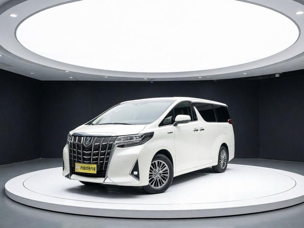 Toyota Alphard 2021 — фото автомобиля