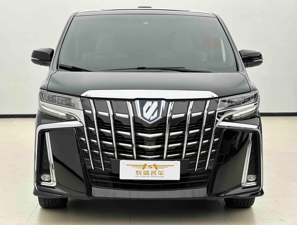 Toyota Alphard 2021 — фото автомобиля