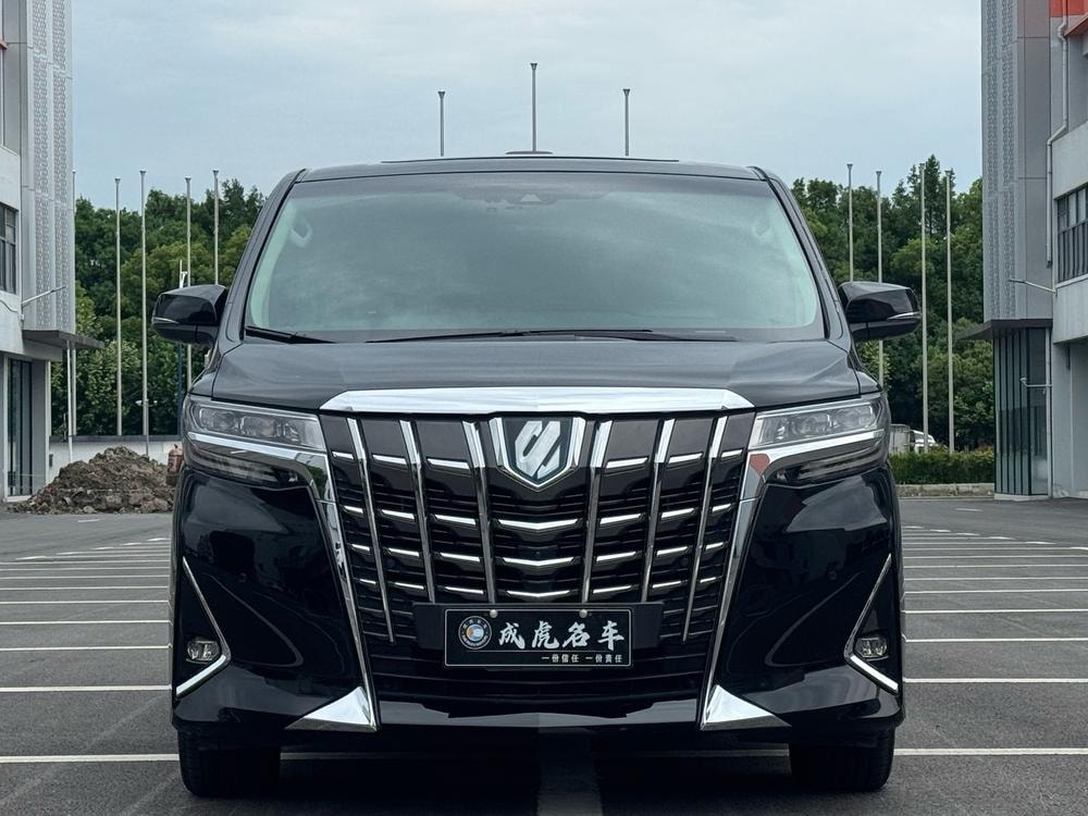 Toyota Alphard 2021 — фото автомобиля