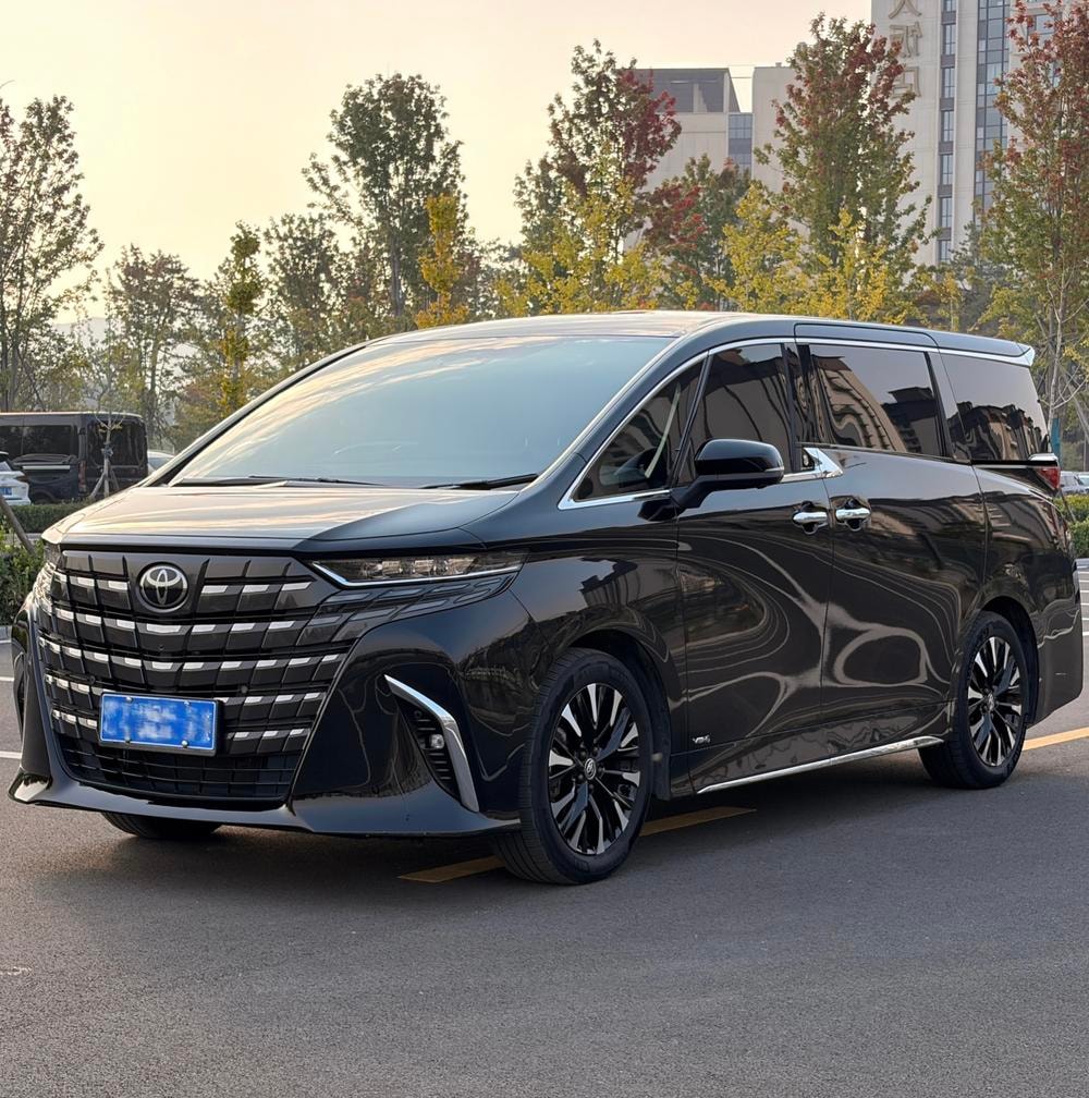 Toyota Alphard 2023 — фото автомобиля