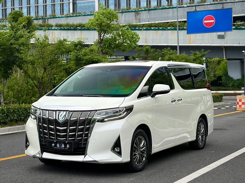 Toyota Alphard 2021 — фото автомобиля