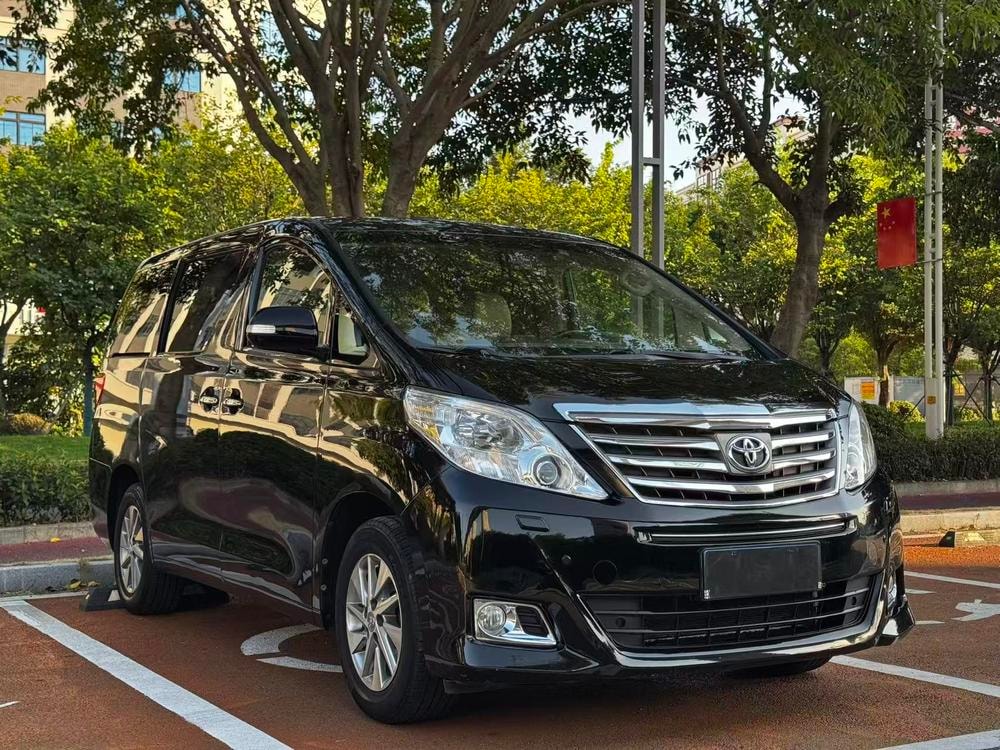 Toyota Alphard 2012 — фото автомобиля