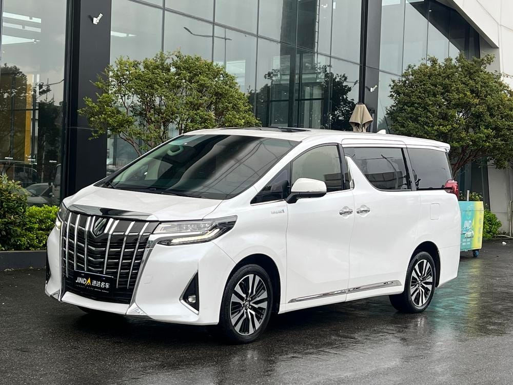Toyota Alphard 2018 — фото автомобиля 1