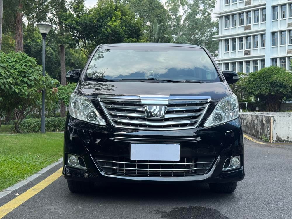 Toyota Alphard 2012 — фото автомобиля 1